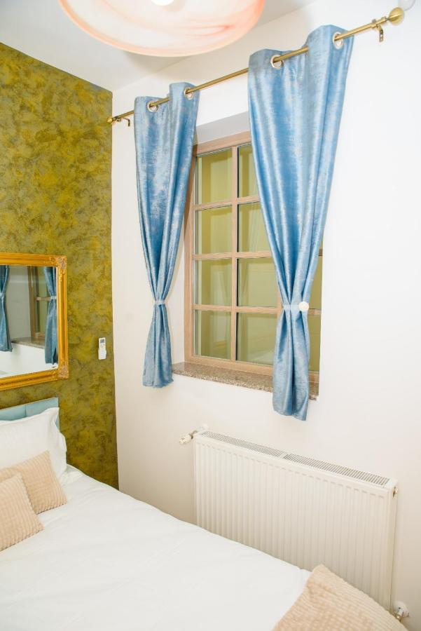 Bistro Centru Vechi Craiova Hotell Exteriör bild