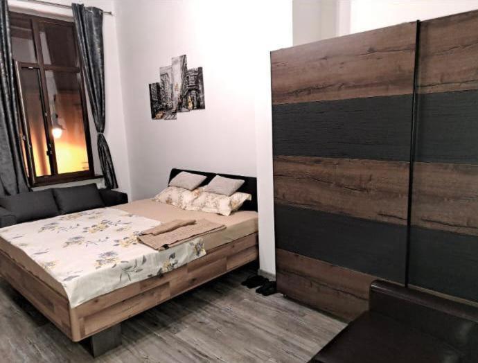 Bistro Centru Vechi Craiova Hotell Exteriör bild