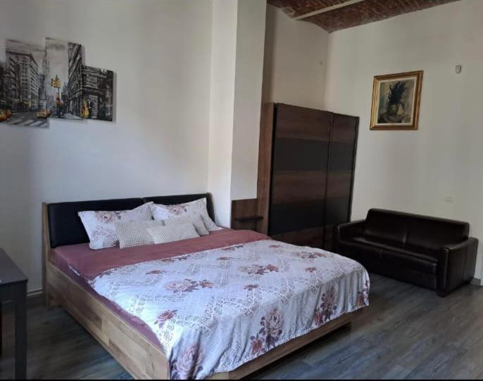 Bistro Centru Vechi Craiova Hotell Exteriör bild